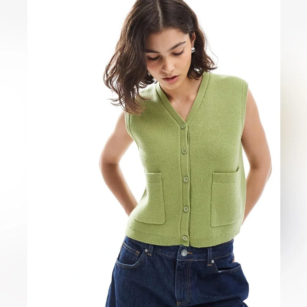 ASOS Chunky Textured Green V-Neck Sweater Vest - Picture 1 of 3